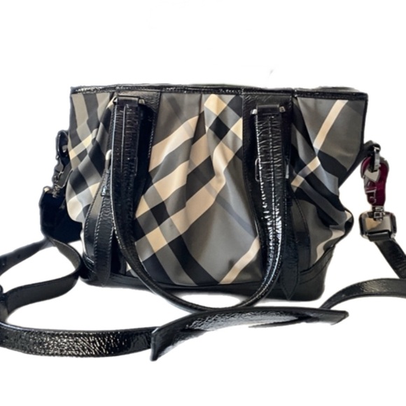 Burberry Black & Gray Beat Check Lowry Tote Convertible Crossbody - Picture 3 of 8